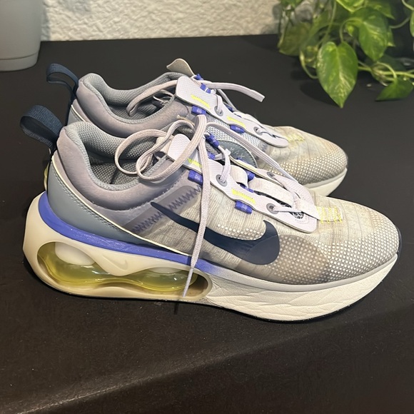 NIKE AIR MAX - Picture 2 of 5